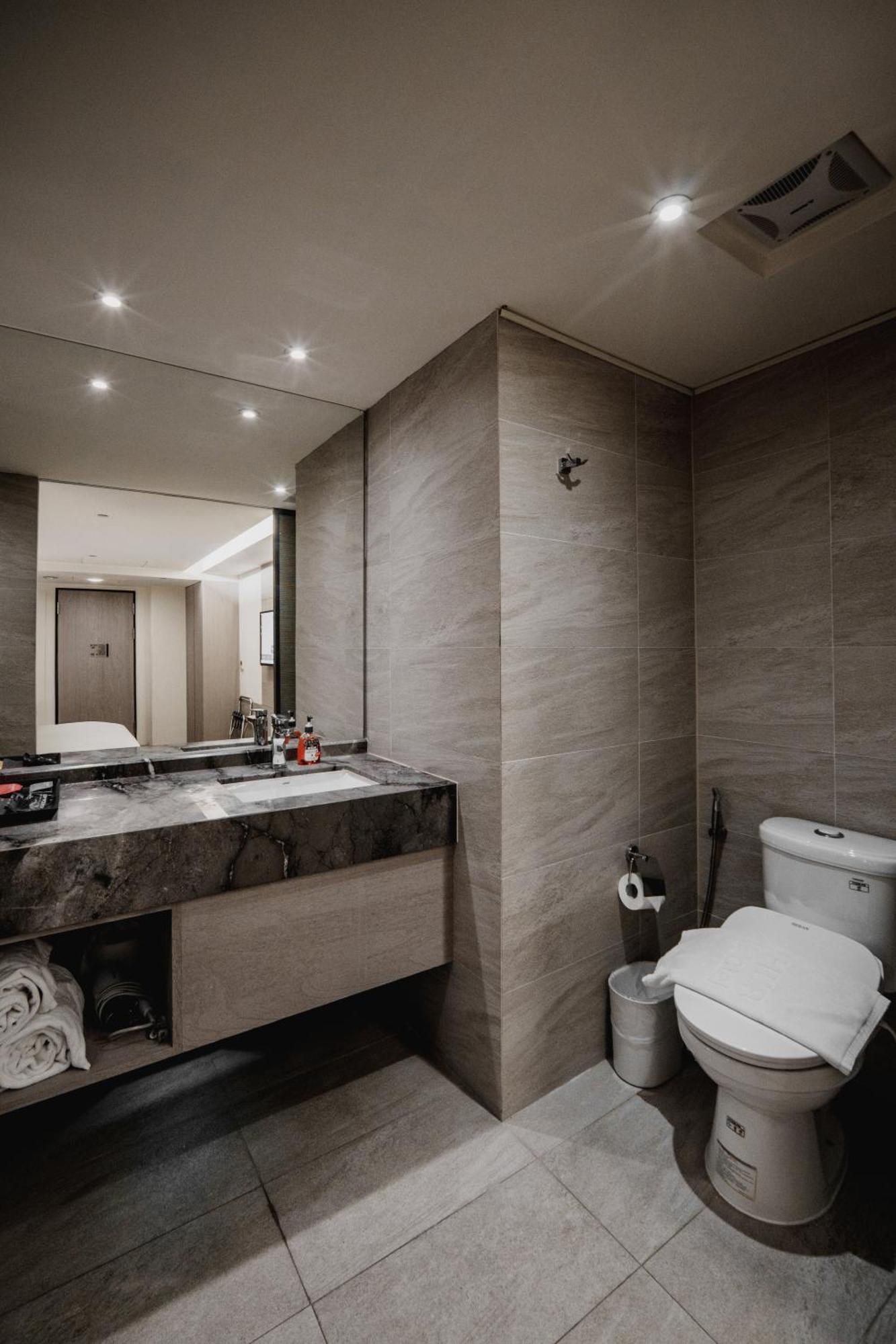 Hub Hotel Kaohsiung Yawan Branch Esterno foto
