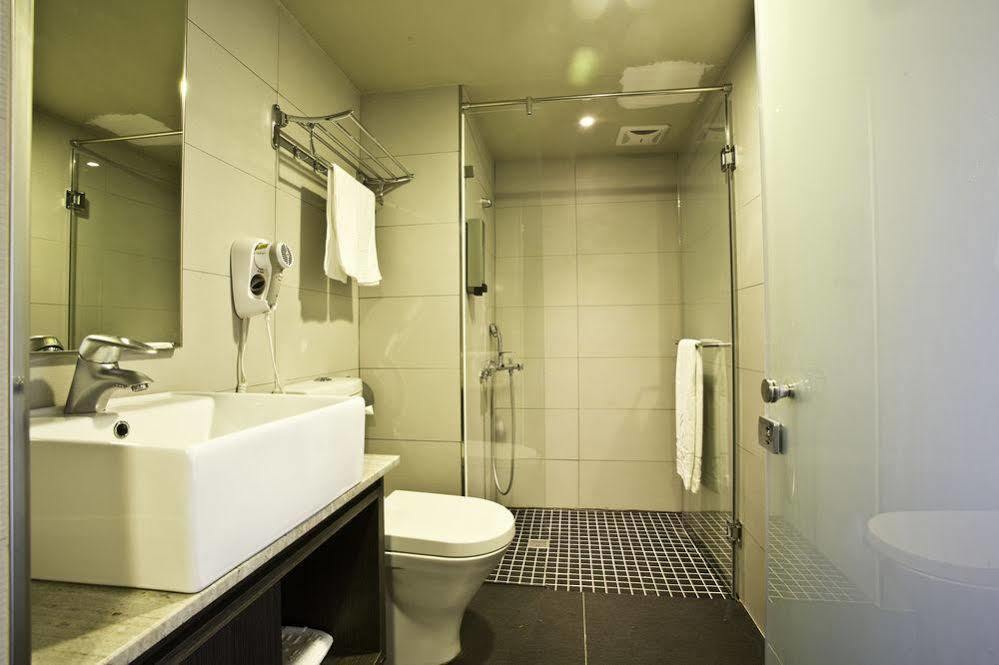 Hub Hotel Kaohsiung Yawan Branch Esterno foto